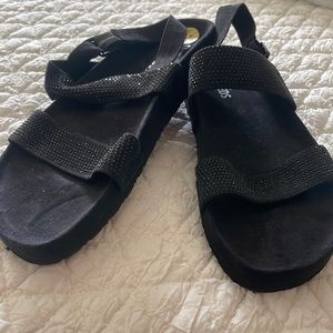 Women 11 sandals. Birkenstock style